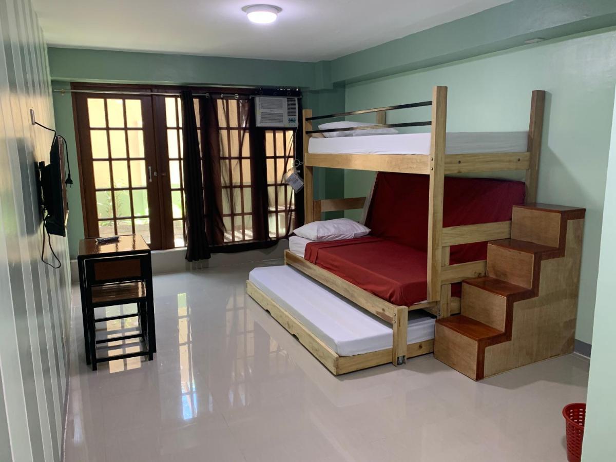 Beinte Singko de Marso Apartments Candon Buitenkant foto