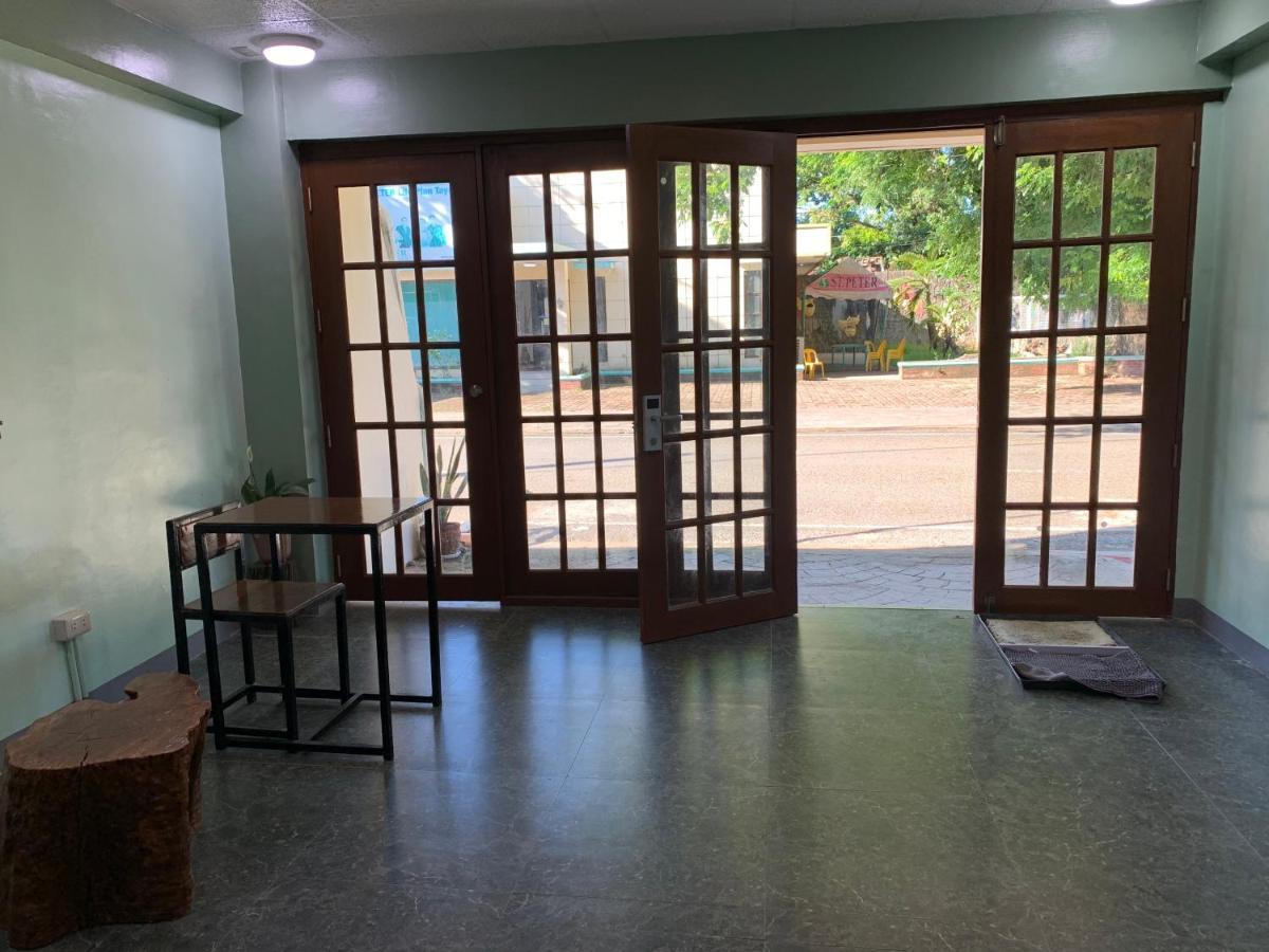 Beinte Singko de Marso Apartments Candon Buitenkant foto
