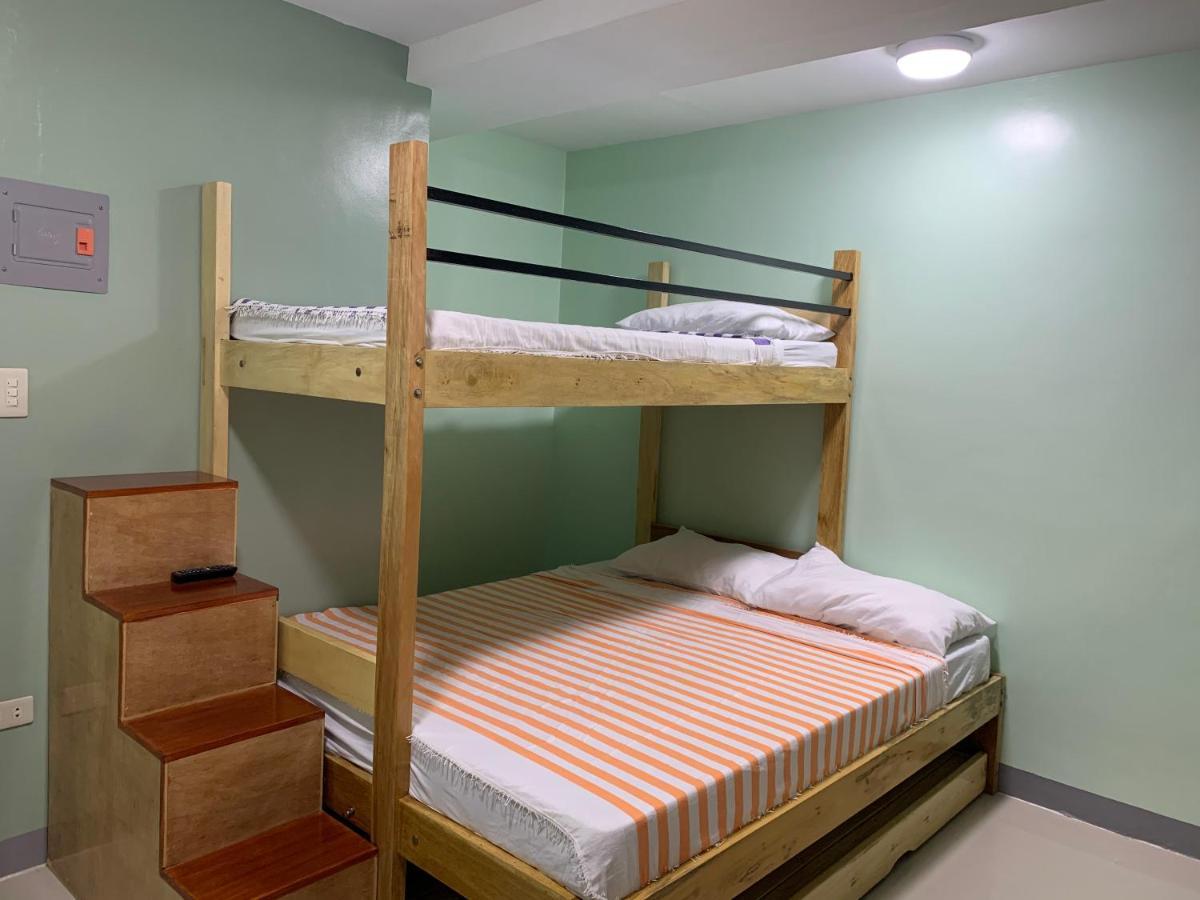 Beinte Singko de Marso Apartments Candon Buitenkant foto