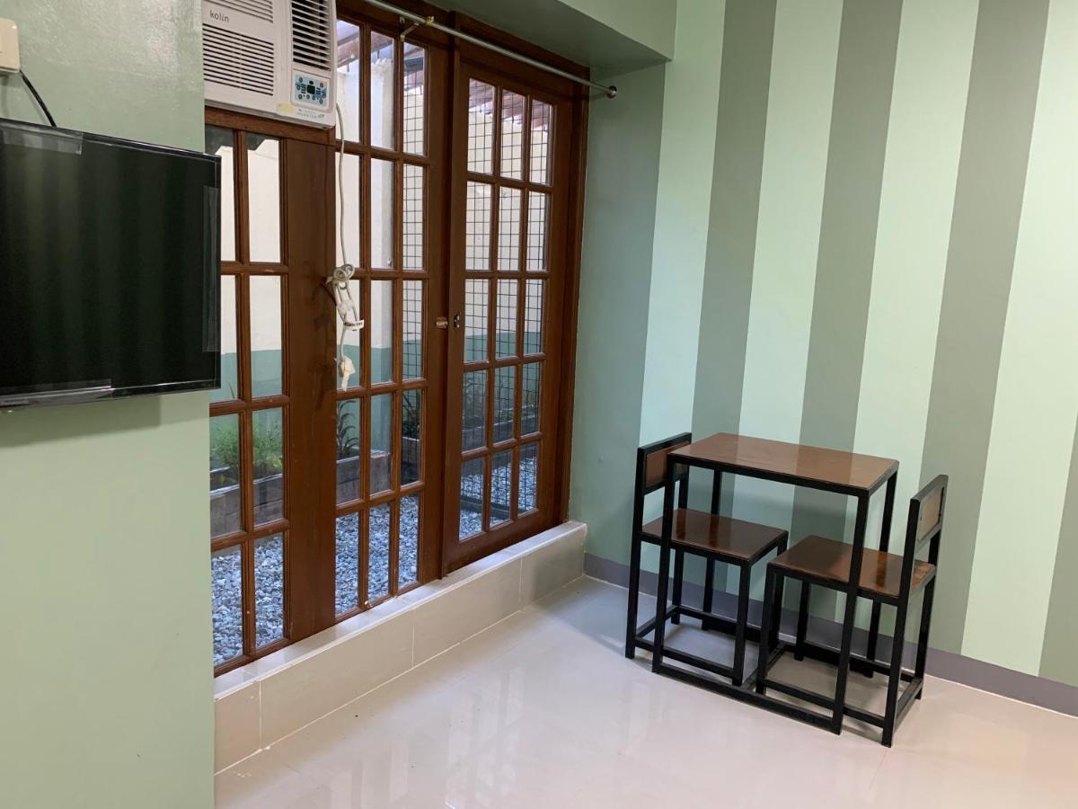 Beinte Singko de Marso Apartments Candon Buitenkant foto