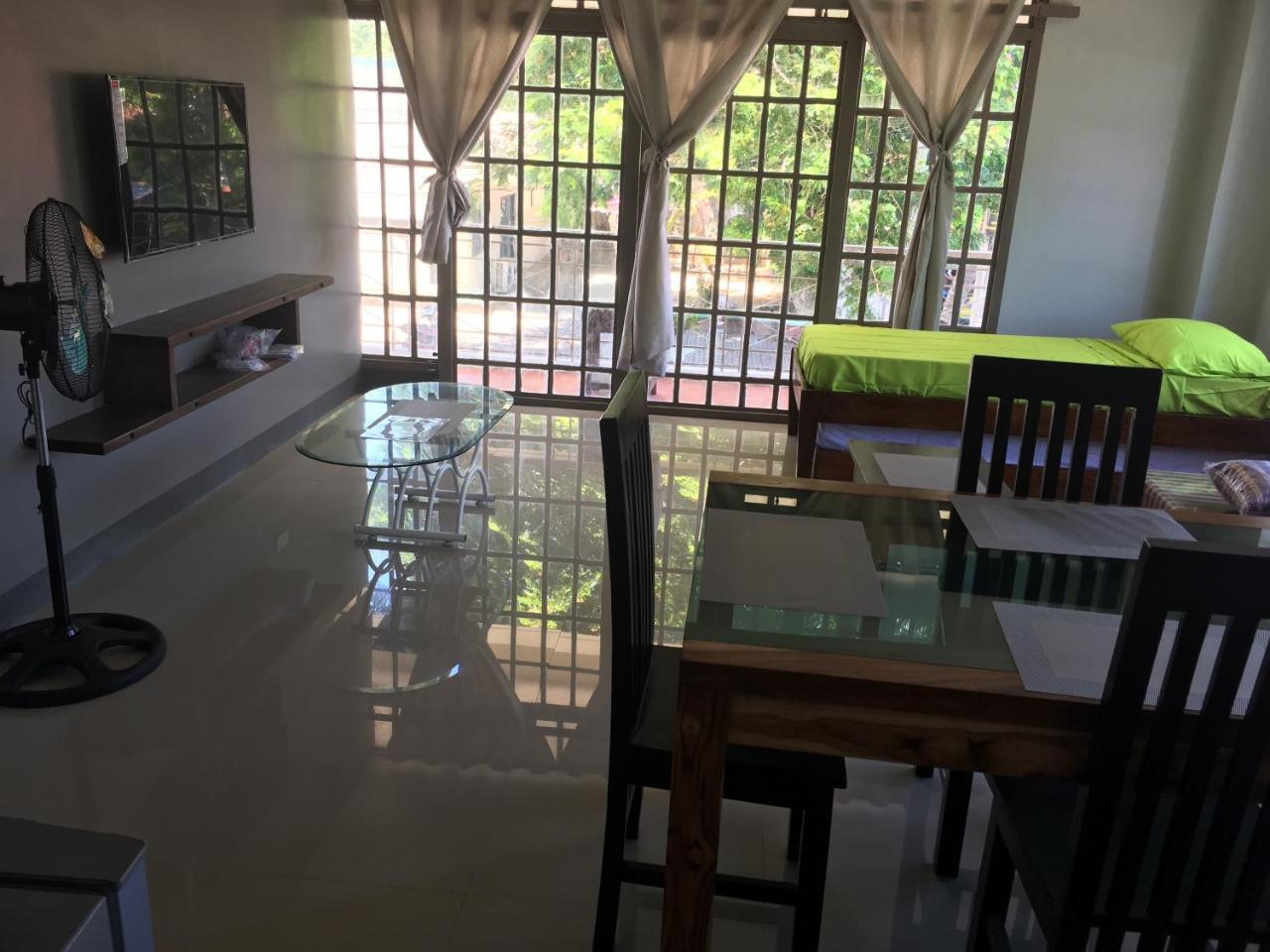 Beinte Singko de Marso Apartments Candon Buitenkant foto