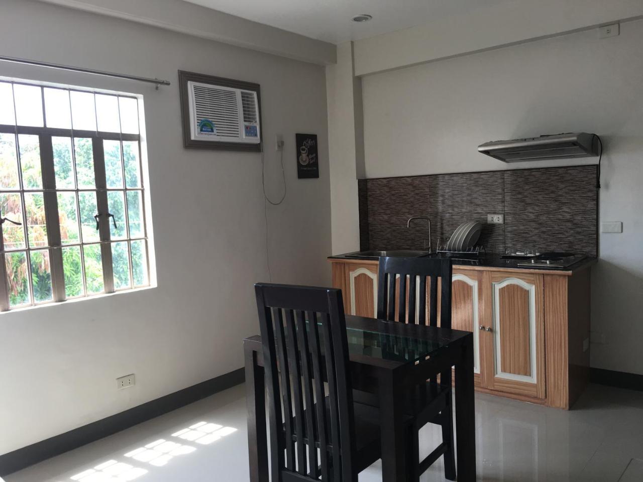 Beinte Singko de Marso Apartments Candon Buitenkant foto