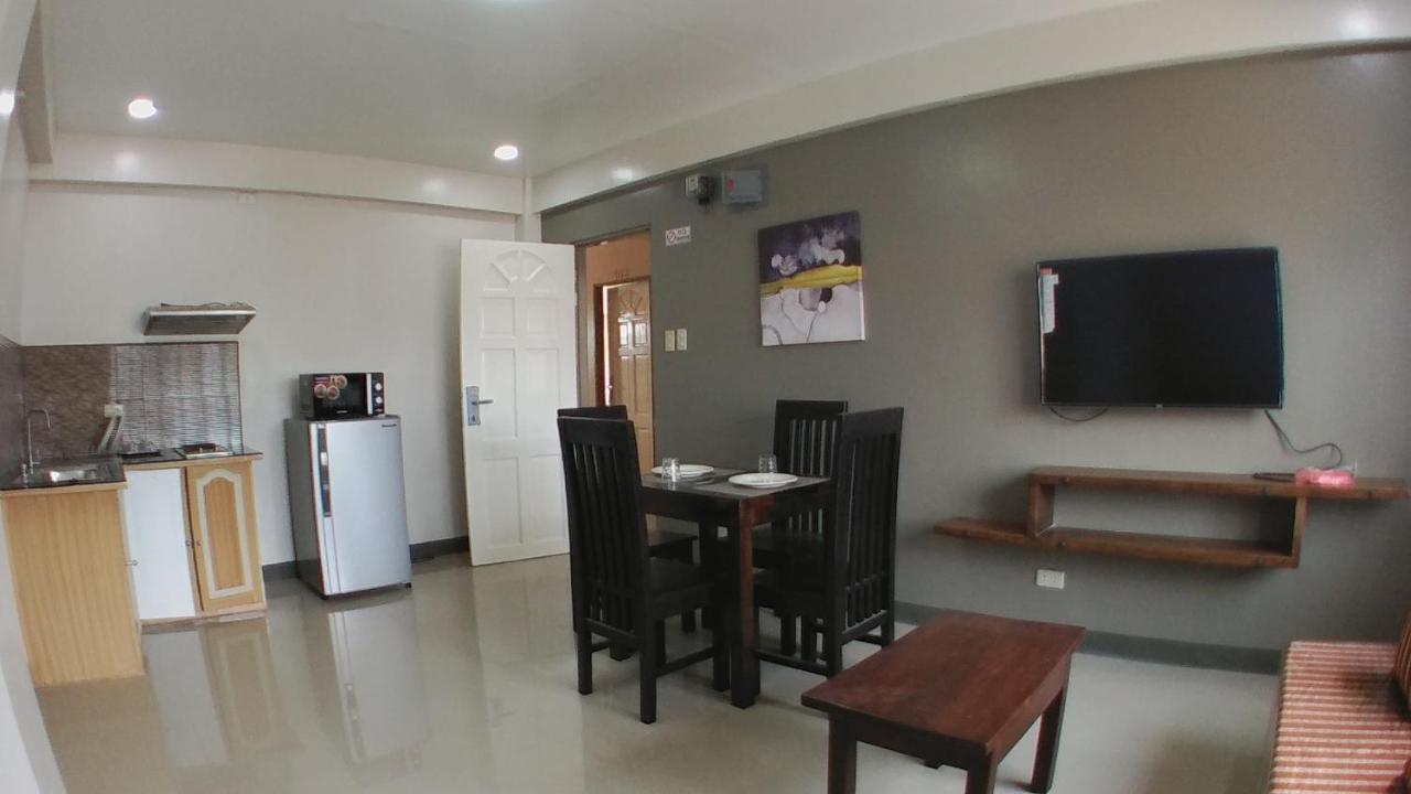 Beinte Singko de Marso Apartments Candon Buitenkant foto