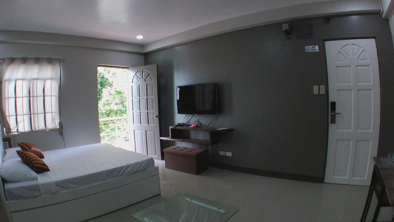 Beinte Singko de Marso Apartments Candon Buitenkant foto