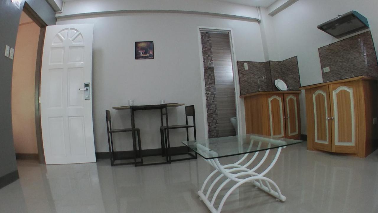 Beinte Singko de Marso Apartments Candon Buitenkant foto