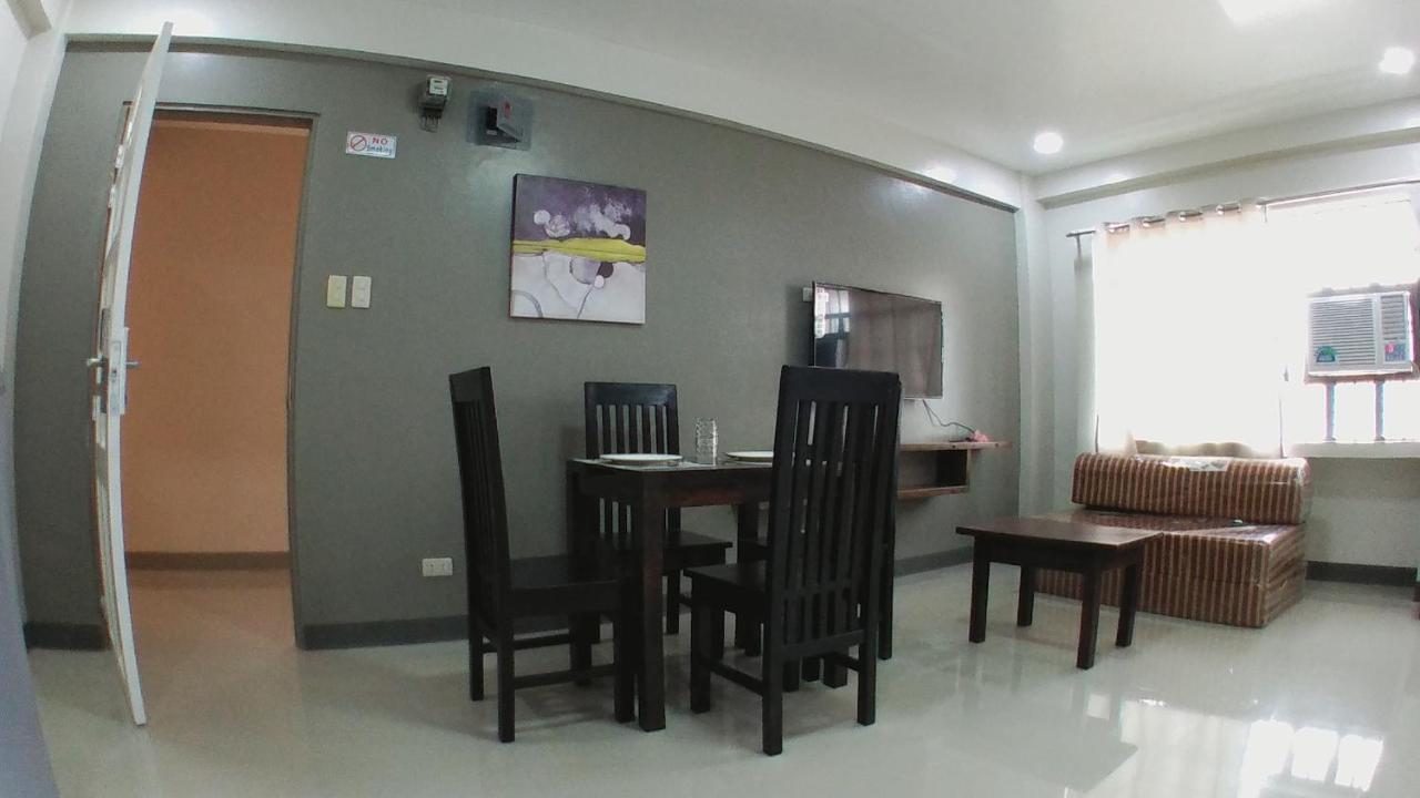 Beinte Singko de Marso Apartments Candon Buitenkant foto
