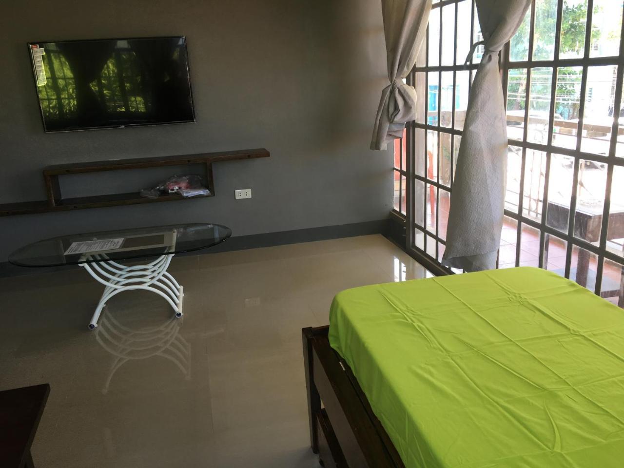 Beinte Singko de Marso Apartments Candon Buitenkant foto