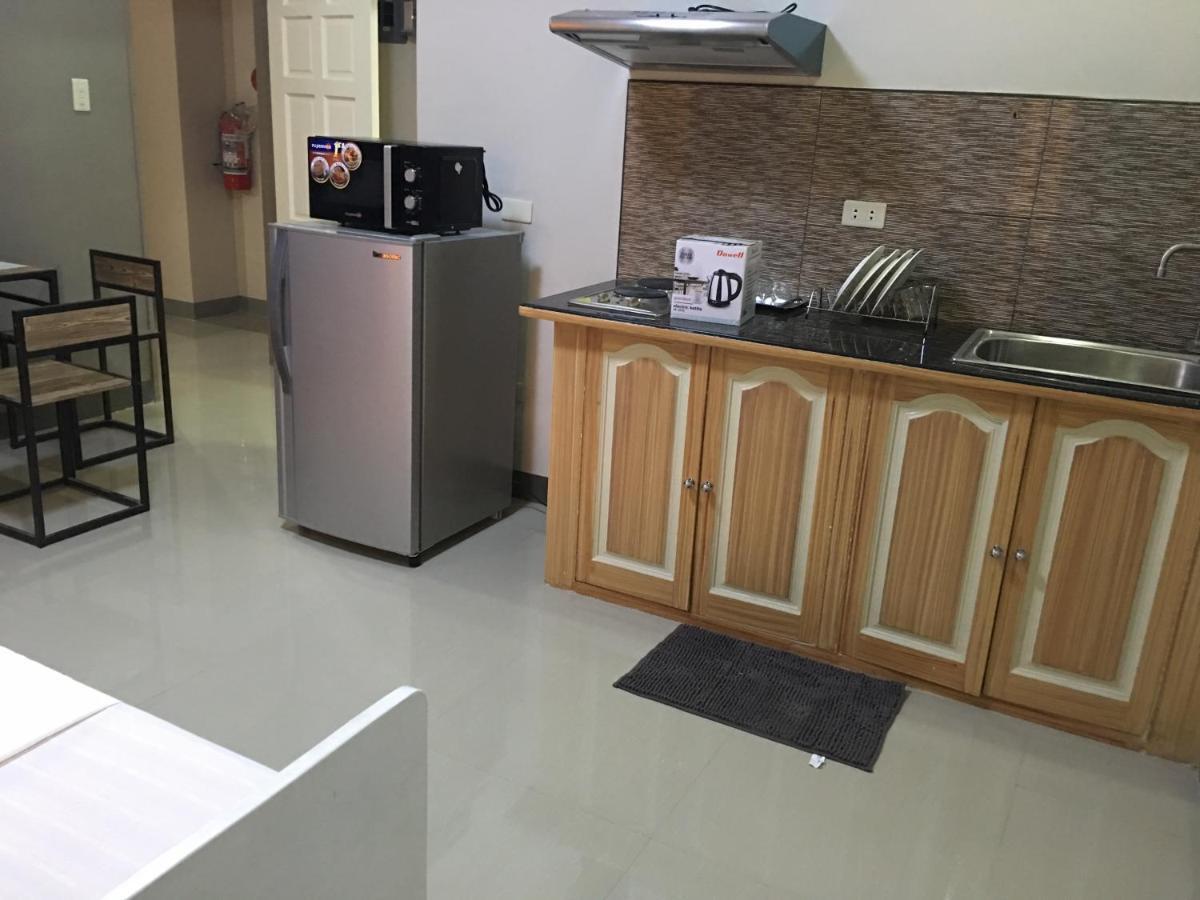 Beinte Singko de Marso Apartments Candon Buitenkant foto