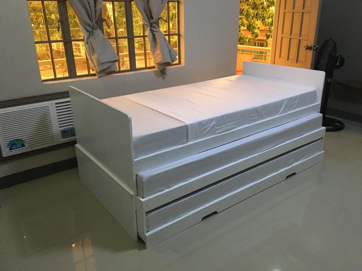 Beinte Singko de Marso Apartments Candon Buitenkant foto
